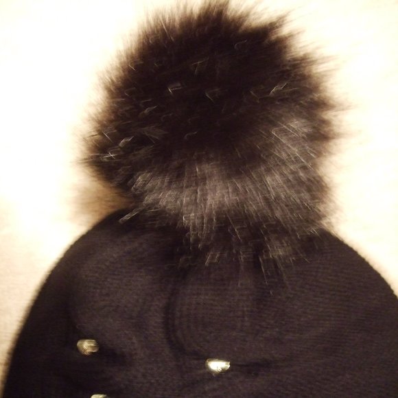 BLACK KNIT TOQUE WITH BLACK FUR POMPOM AND RHINESTONES - Picture 2 of 5